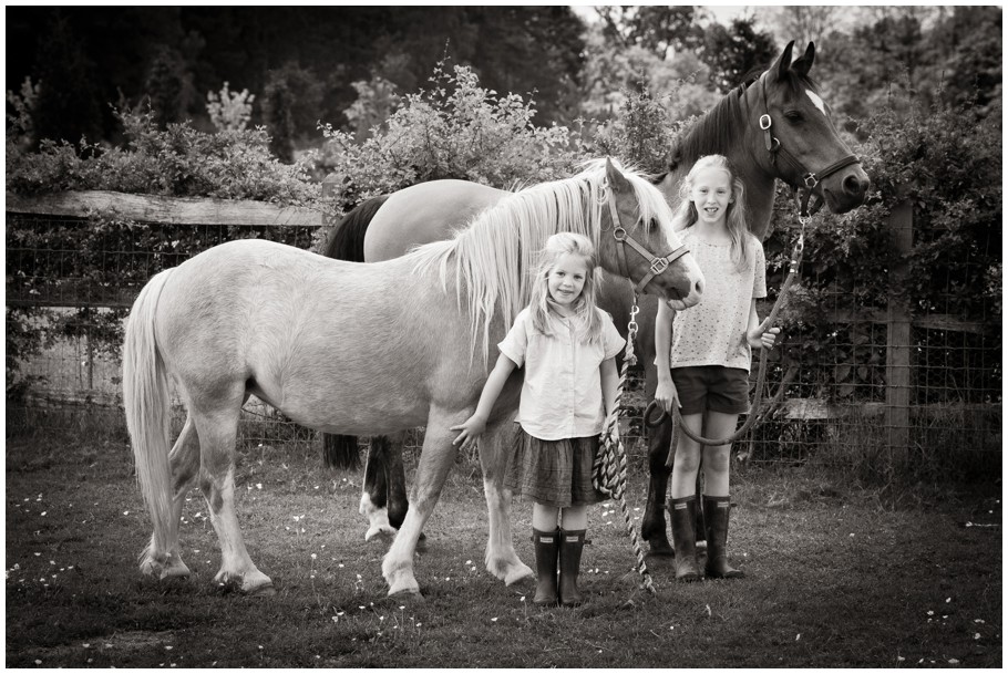 Girls with pony 